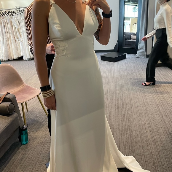 Pronovias Bohemian Wedding Dress - Picture 4 of 4